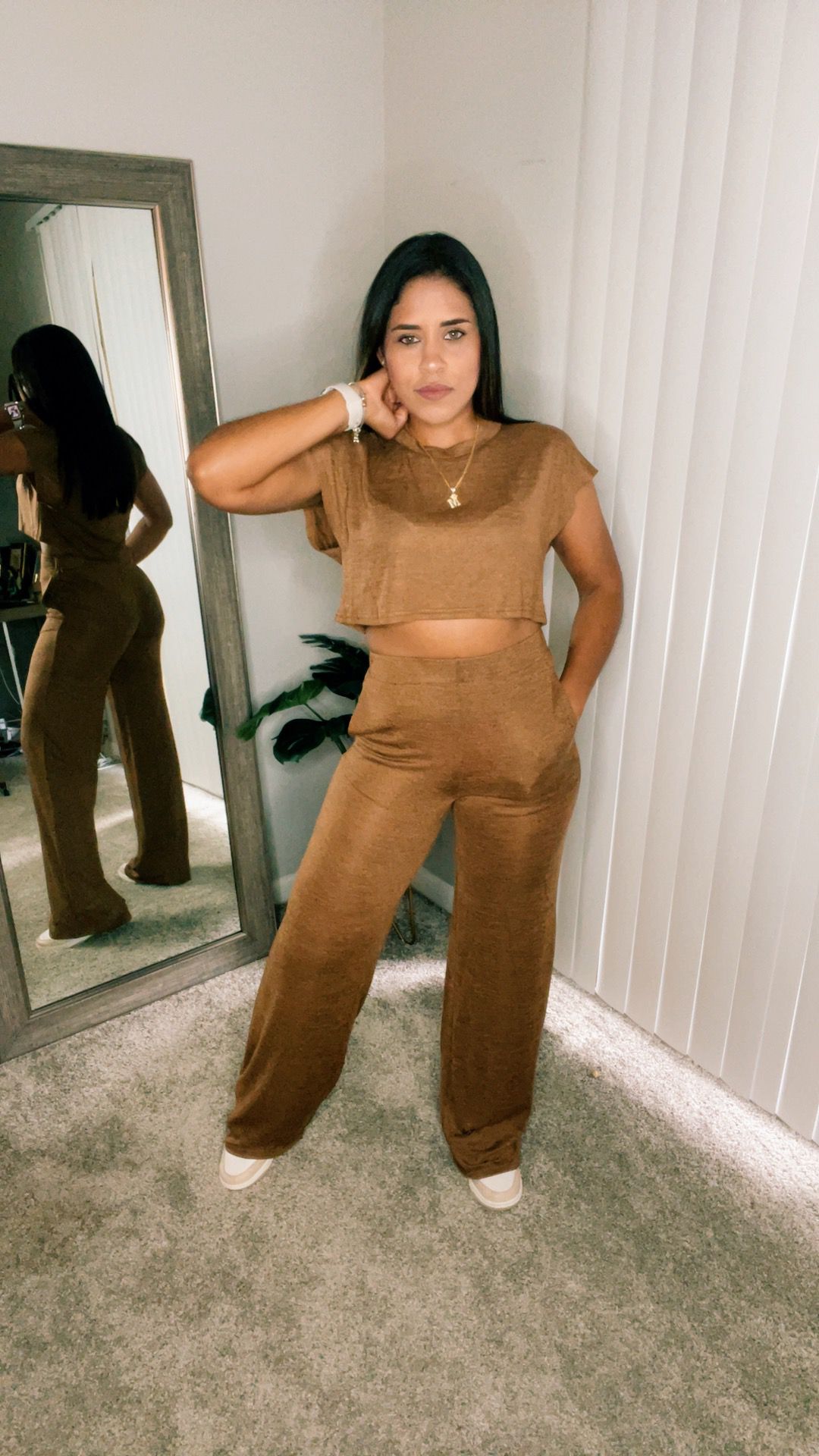 Crop Top an Leg Pant Set